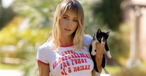 sara underwood onlyfan